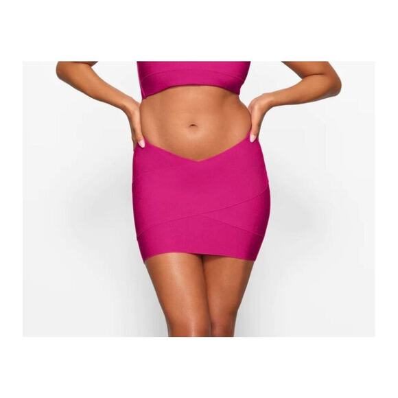 Skims Swim Skirt 3X Magenta Mini Shape Swimsuit Coverup Beach Eye Catching - Picture 1 of 16